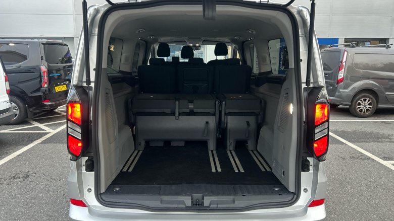 Ford Tourneo Custom 340 L2 Petrol Fwd 2.5 PHEV 232ps H1 Titanium 8 seater Auto